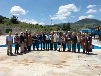 Huzurevi Sakinleri Bayırköy’Ü Gezerek Kültürü Hakkında Bilgi Edindi
