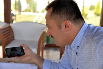 Huzurevinde Kalan Yaşlıları Duygulandıran Görüşme
