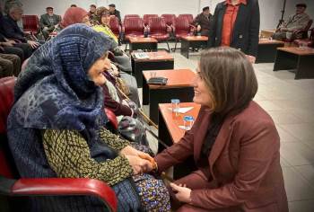 Huzurevindeki Büyükleri Yalnız Bırakmadılar
