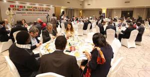 İş dünyası büyükelçilerle yemekte