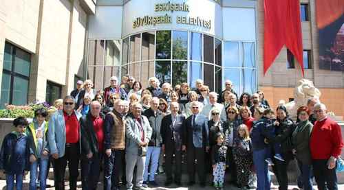 İ.Ü. mezunları Büyükerşen'i ziyaret etti