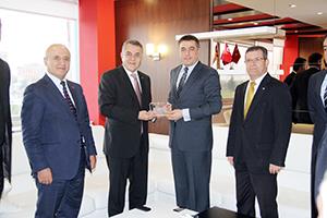 İşadamları Es Esi ziyaret etti