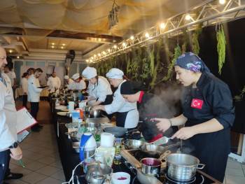 İbrahim Evren Mtal Öğrencileri Romanya’Dan Üç Madalyayla Döndü
