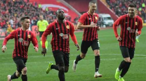 İbrahim Sissoko Eskişehirspor taraftarına seslendi