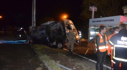 Iğdır'da feci kaza: 17 ölü, 38 yaralı