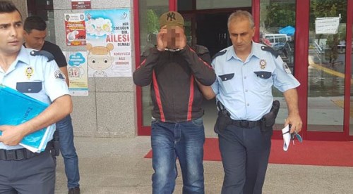 İğrenç olay! 12 yaşındaki kız çocuğuna...