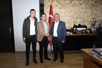 İha’Dan Başkan Zeybek’E Ziyaret
