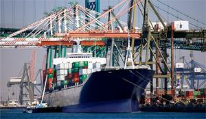 İhracat arttı, ithalat azaldı