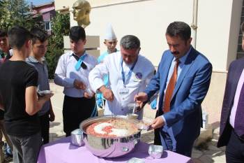 İhsaniye Mesleki Ve Teknik Anadolu Lisesi’Nden Aşure Etkinliği
