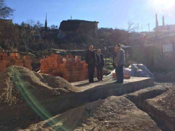 İhtiyaç Sahibi Aile İçin Ev Yapılıyor
