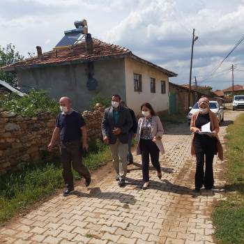 İhtiyaç Sahibi Aileleri Evlerinde Ziyaret Etti
