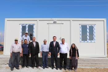 İhtiyaç Sahibi İki Aileye Konteyner Ev
