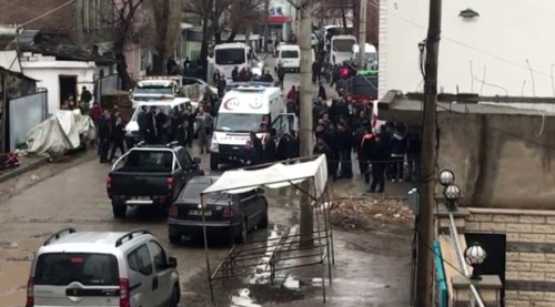 İki ailenin kavgası kanlı bitti: 5 ölü