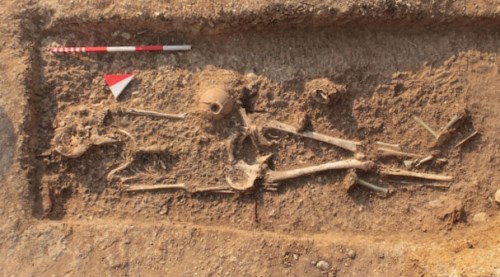 İki bin yıllık mezardan çıktı, şaşırttı!