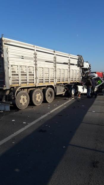 İki Çekici Çarpıştı; 1 Ağır Yaralı
