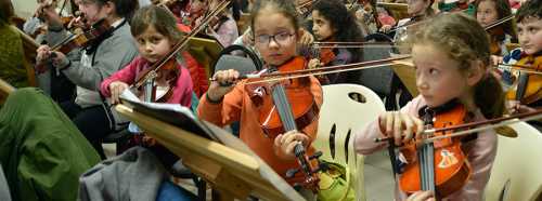 İKİ ELİN SESİ VAR