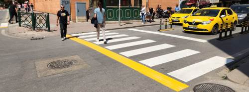 İki Eylül Caddesi’nde yaya geçitleri yenilendi
