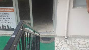 İki Grup Arasında Çıkan Bıçaklı Kavgada İki Kişi Yaralandı
