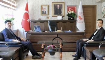 İki Kaymakam Bir Araya Geldi
