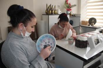 İki Kız Kardeş Devlet Desteğiyle İşlerinin Patronu Oldu
