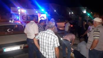 İki otomobil çarpıştı: 3 yaralı