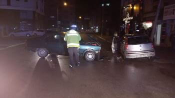 İki Otomobil Çarpıştı; 7 Yaralı
