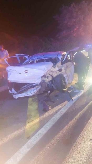 İki Otomobilin Çarpıştığı Kazada 1 Kişi Öldü, 5 Kişi Yaralandı

