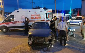 İki Otomobilin Çarpıştığı Kazada 5 Kişi Yaralandı
