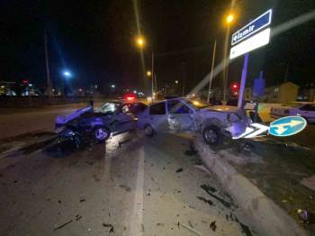 İki Otomobilin Çarpıştığı Trafik Kazasında 7 Kişi Yaralandı
