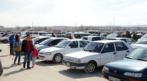 İkinci el otomobile bakan çok alan yok