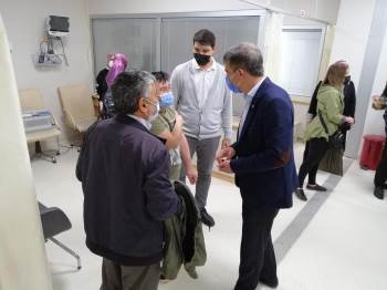 İl Başkanı Yıldırım’Dan Sağlık Çalışanlarına Ziyaret
