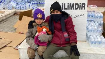 İl Milli Eğitim Müdürlüğünün Gönderdiği Yardım Tırı Bölgeye Ulaştı
