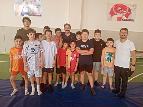 İl Müdürü Kalın, genç güreşçilerle buluştu