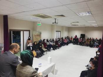 İl Müdürü Özdemir Öğrencilerle Bir Araya Geldi
