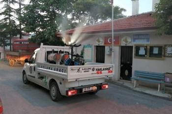 İlaçlama Ekipleri 7/24 Saat Sokakta
