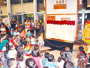 Özdilekte Hacivat Karagöz gösterisi 