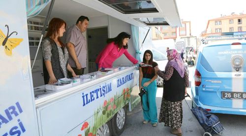 İletişim Karavanı mahalle mahalle geziyor
