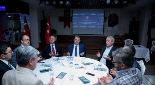 İLİM YAYMA CEMİYETİ'NDE İFTAR