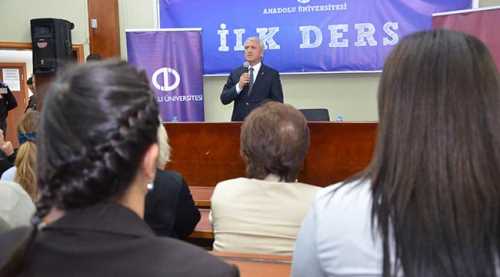 İlk ders rektörden