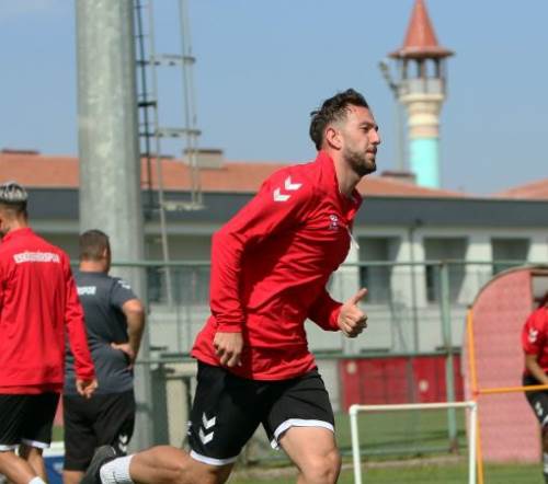 İlk kez bir maçta oynamadı