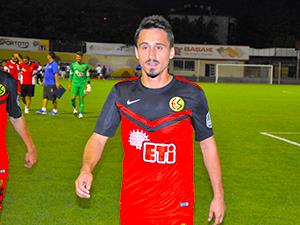 İlk kez sahneye çıktı