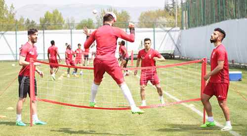 İlk maçı deplasmanda oynayacağız