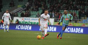 İlk maçına çıktı