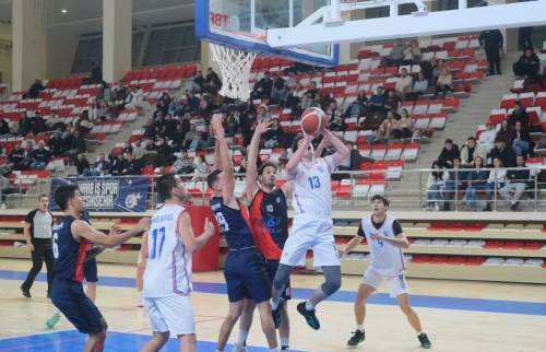 İlk maçta gülen Harb İşspor    