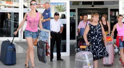 İLK RUS KAFİLESİ ANTALYA'YA İNDİ