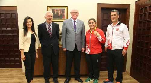 İlk tebrik Başkan Kurt'tan