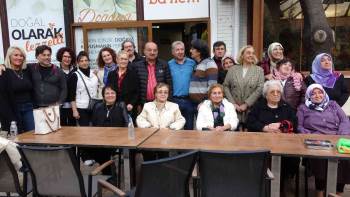 İlkokul Arkadaşları 50 Yıl Sonra Buluştu
