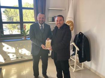 İmam Gökçeoğlu, Demirciköy Beldesinden Depremzedeler İçin 19 Bin Tl Yardım Topladı
