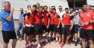 Şimşekler yeni stadyumu gezdi