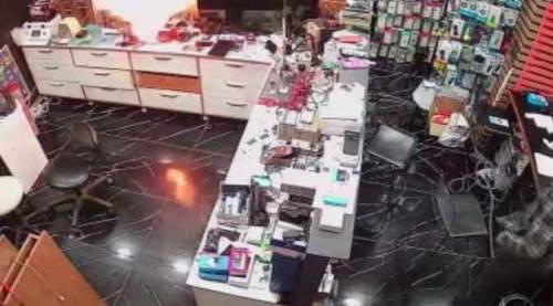 İnanılmaz olay: Cep telefonu bomba gibi patladı!